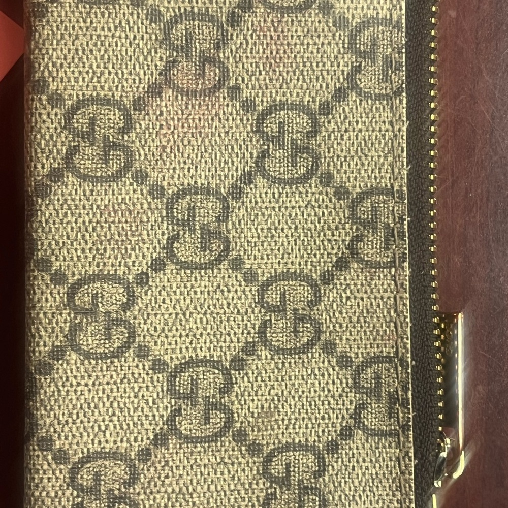 Gucci Beige and Black Wallet